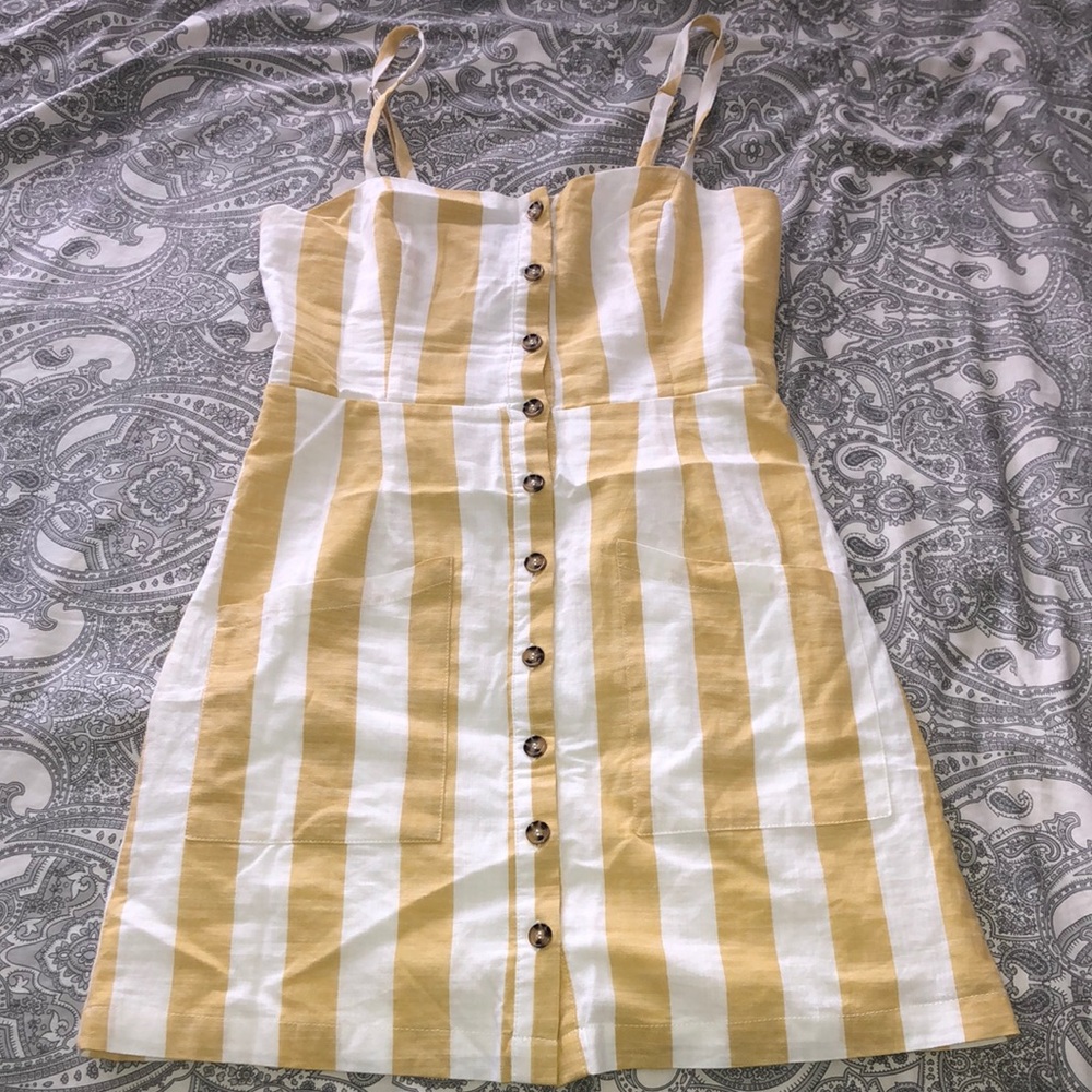 Forever 21 Yellow summer dress